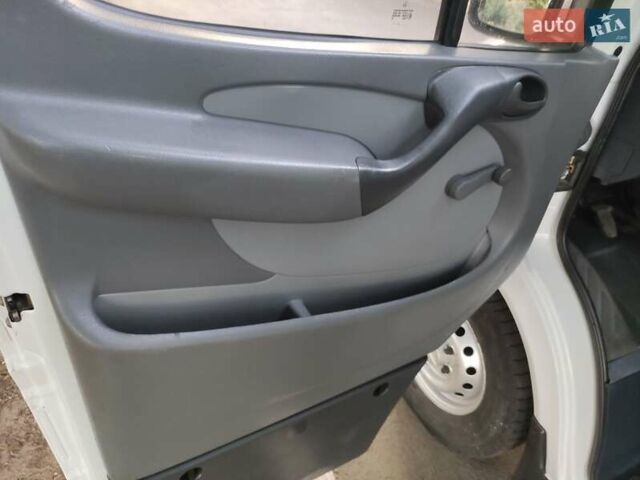 Белый Мерседес Sprinter, объемом двигателя 0 л и пробегом 277 тыс. км за 15300 $, фото 12 на Automoto.ua