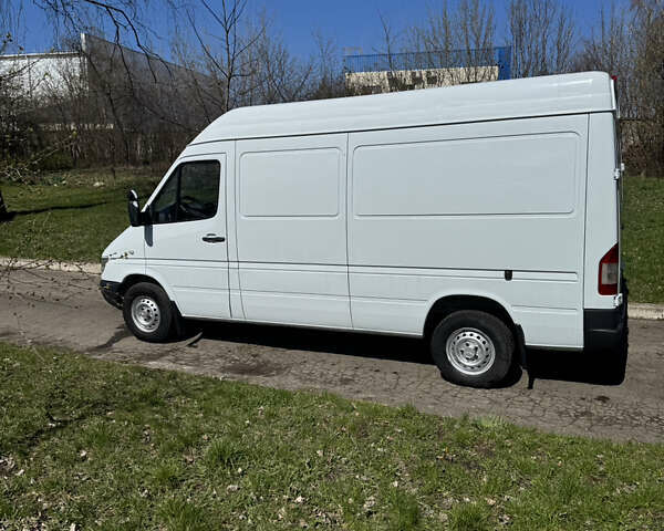 Белый Мерседес Sprinter, объемом двигателя 2.2 л и пробегом 731 тыс. км за 9700 $, фото 9 на Automoto.ua
