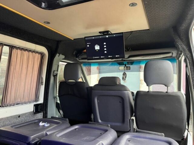 Белый Мерседес Sprinter, объемом двигателя 2.1 л и пробегом 555 тыс. км за 7500 $, фото 6 на Automoto.ua