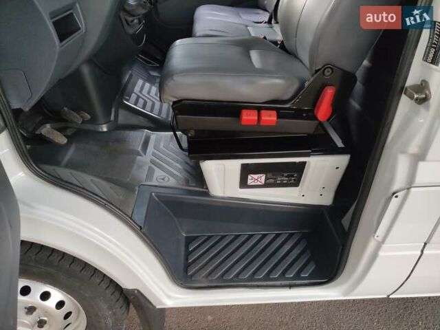 Белый Мерседес Sprinter, объемом двигателя 0 л и пробегом 277 тыс. км за 15300 $, фото 14 на Automoto.ua