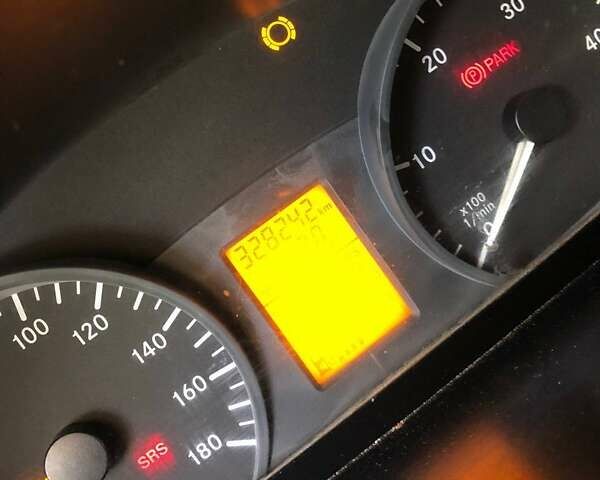 Белый Мерседес Sprinter, объемом двигателя 0 л и пробегом 328 тыс. км за 12431 $, фото 1 на Automoto.ua