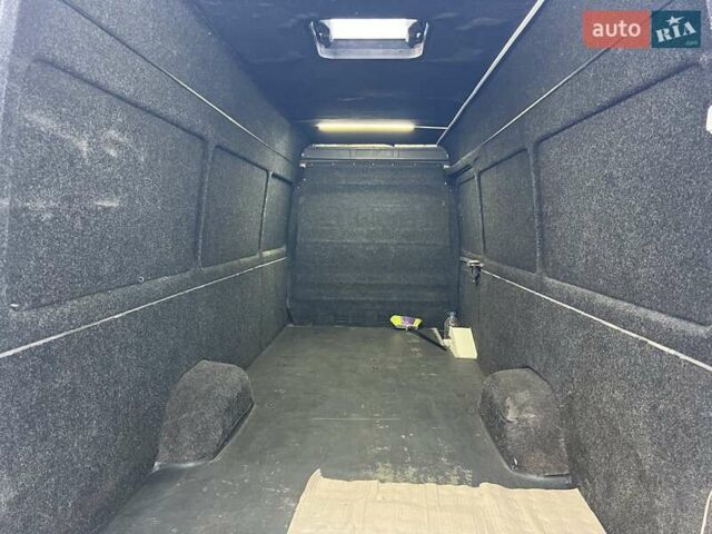 Белый Мерседес Sprinter, объемом двигателя 2.2 л и пробегом 100 тыс. км за 12000 $, фото 4 на Automoto.ua