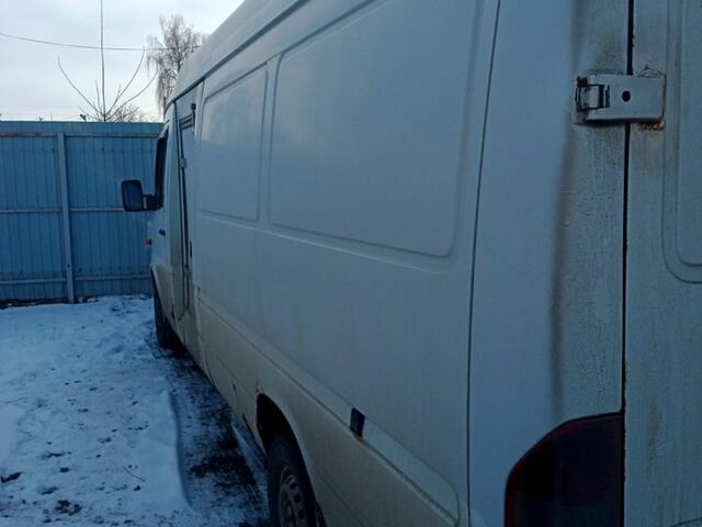 Білий Мерседес Sprinter, об'ємом двигуна 2.1 л та пробігом 400 тис. км за 3800 $, фото 2 на Automoto.ua
