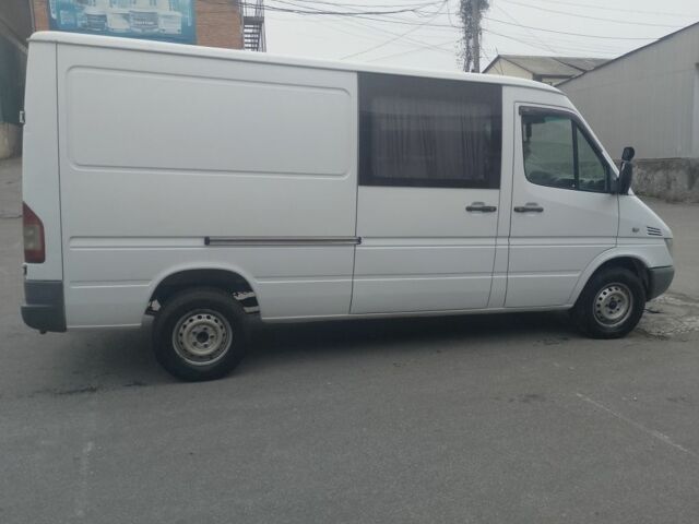 Белый Мерседес Sprinter, объемом двигателя 2.1 л и пробегом 250 тыс. км за 9000 $, фото 3 на Automoto.ua