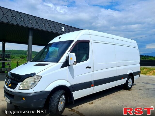 Белый Мерседес Sprinter, объемом двигателя 2.1 л и пробегом 495 тыс. км за 12500 $, фото 1 на Automoto.ua