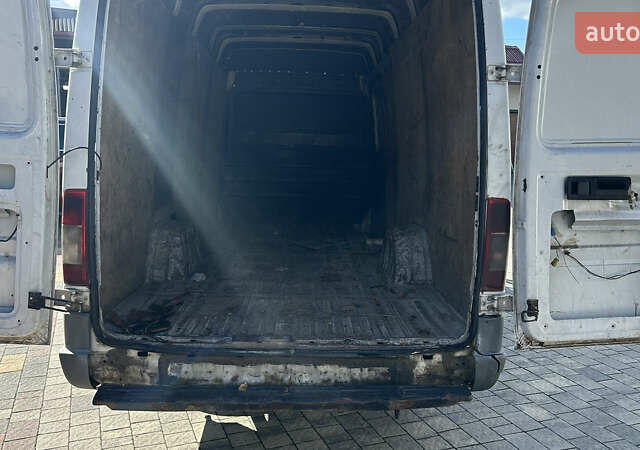Белый Мерседес Sprinter, объемом двигателя 2.1 л и пробегом 473 тыс. км за 7500 $, фото 11 на Automoto.ua