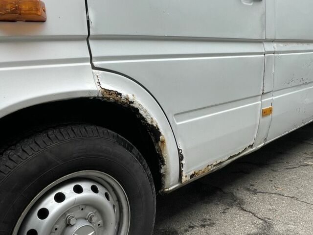 Белый Мерседес Sprinter, объемом двигателя 2.1 л и пробегом 387 тыс. км за 7500 $, фото 5 на Automoto.ua