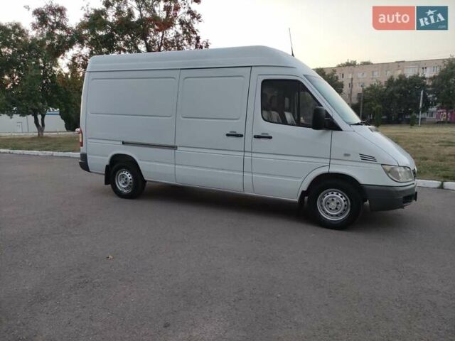 Белый Мерседес Sprinter, объемом двигателя 0 л и пробегом 257 тыс. км за 14900 $, фото 4 на Automoto.ua