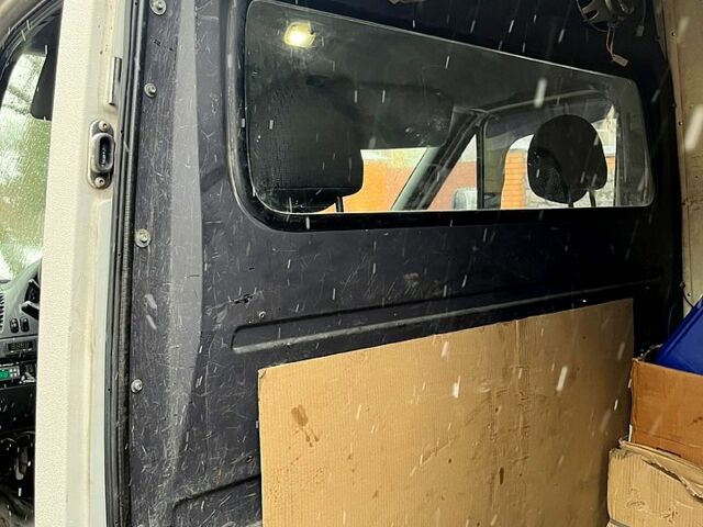 Белый Мерседес Sprinter, объемом двигателя 2.1 л и пробегом 211 тыс. км за 9500 $, фото 10 на Automoto.ua