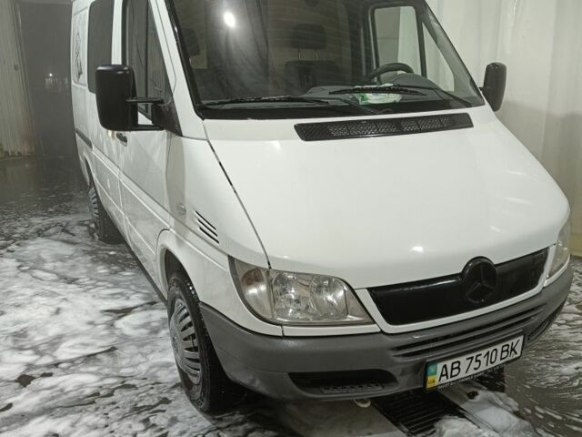Белый Мерседес Sprinter, объемом двигателя 2.1 л и пробегом 326 тыс. км за 7500 $, фото 7 на Automoto.ua