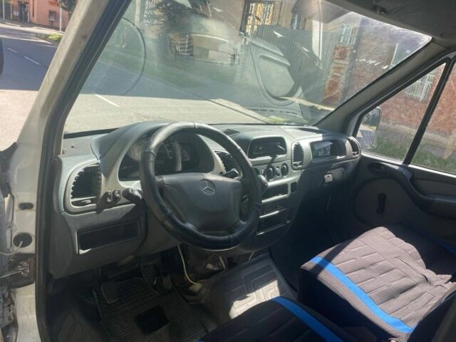 Білий Мерседес Sprinter, об'ємом двигуна 2.1 л та пробігом 301 тис. км за 5200 $, фото 4 на Automoto.ua