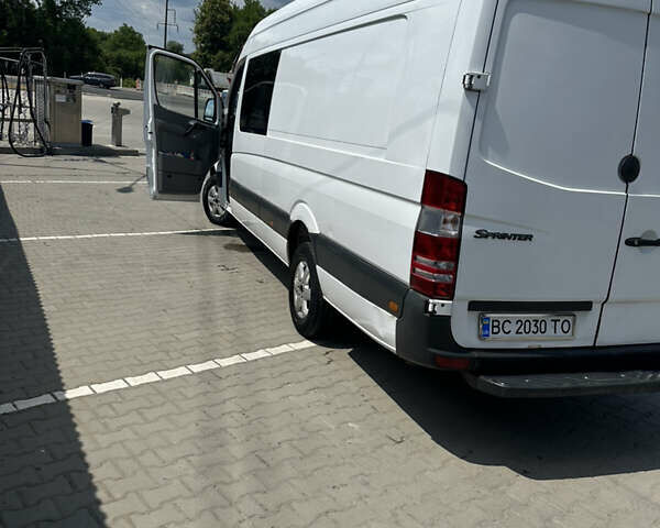 Белый Мерседес Sprinter, объемом двигателя 2.1 л и пробегом 502 тыс. км за 13800 $, фото 15 на Automoto.ua