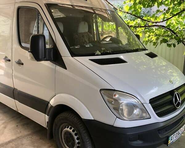 Белый Мерседес Sprinter, объемом двигателя 0 л и пробегом 328 тыс. км за 12431 $, фото 5 на Automoto.ua