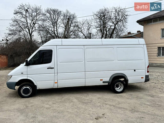 Белый Мерседес Sprinter, объемом двигателя 2.69 л и пробегом 500 тыс. км за 15000 $, фото 9 на Automoto.ua
