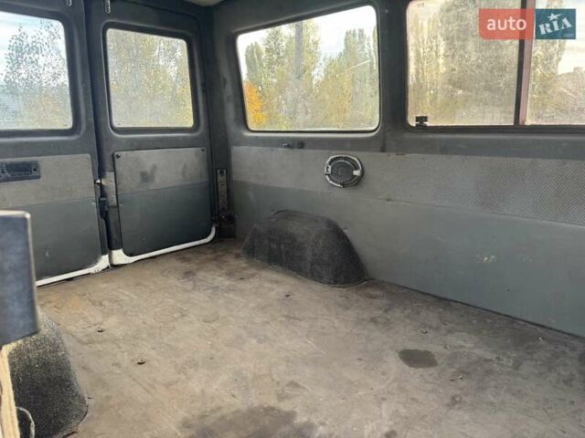 Белый Мерседес Sprinter, объемом двигателя 2.15 л и пробегом 513 тыс. км за 6000 $, фото 8 на Automoto.ua