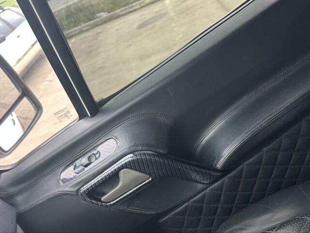 Белый Мерседес Sprinter, объемом двигателя 2.2 л и пробегом 150 тыс. км за 13000 $, фото 5 на Automoto.ua