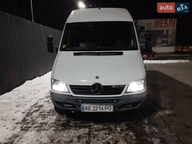 Белый Мерседес Sprinter, объемом двигателя 2.1 л и пробегом 480 тыс. км за 13500 $, фото 53 на Automoto.ua