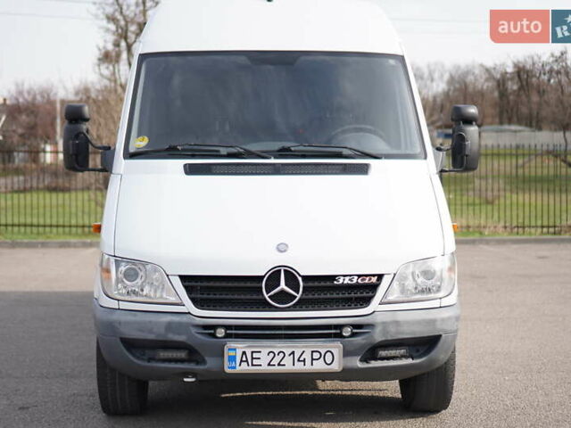 Белый Мерседес Sprinter, объемом двигателя 2.1 л и пробегом 480 тыс. км за 13500 $, фото 3 на Automoto.ua