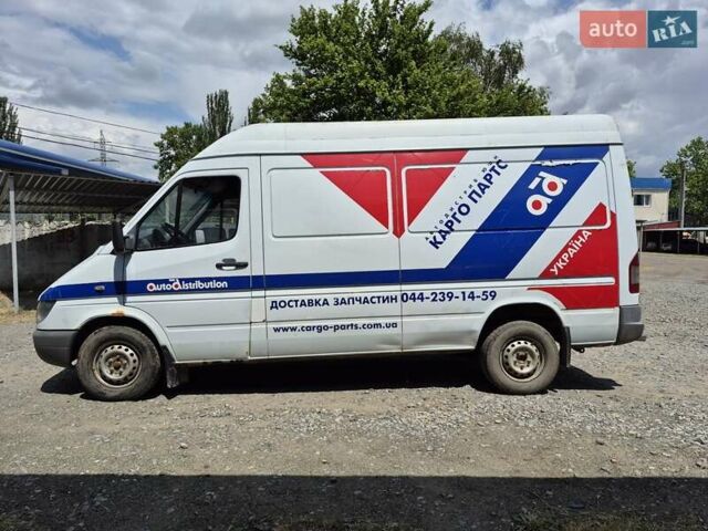 Белый Мерседес Sprinter, объемом двигателя 2.7 л и пробегом 435 тыс. км за 7100 $, фото 4 на Automoto.ua