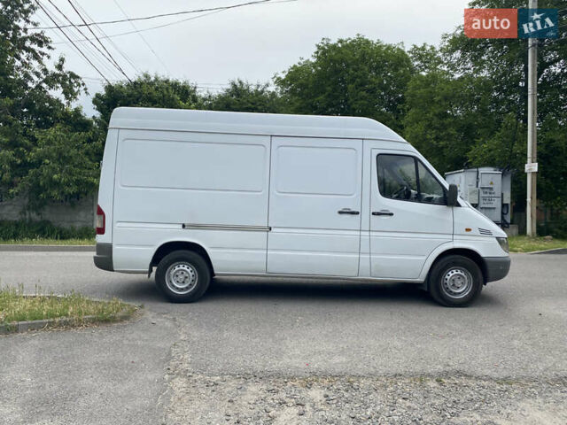 Белый Мерседес Sprinter, объемом двигателя 2.2 л и пробегом 450 тыс. км за 9800 $, фото 6 на Automoto.ua