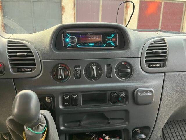 Белый Мерседес Sprinter, объемом двигателя 2.1 л и пробегом 555 тыс. км за 7500 $, фото 7 на Automoto.ua