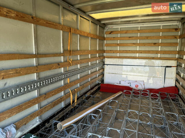 Белый Мерседес Sprinter, объемом двигателя 2.15 л и пробегом 415 тыс. км за 11500 $, фото 18 на Automoto.ua