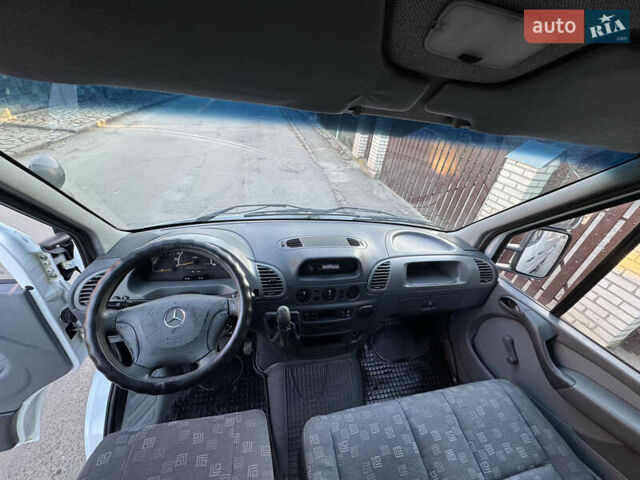 Белый Мерседес Sprinter, объемом двигателя 2.2 л и пробегом 731 тыс. км за 9700 $, фото 37 на Automoto.ua