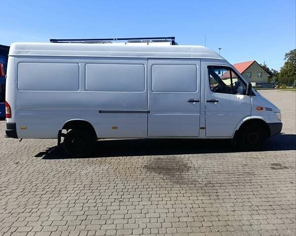 Белый Мерседес Sprinter, объемом двигателя 2.2 л и пробегом 450 тыс. км за 9500 $, фото 5 на Automoto.ua
