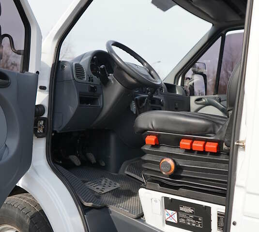 Белый Мерседес Sprinter, объемом двигателя 2.1 л и пробегом 480 тыс. км за 13500 $, фото 20 на Automoto.ua
