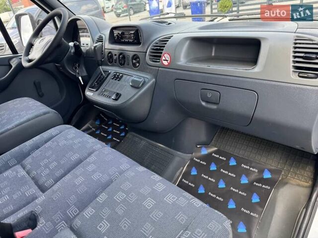 Белый Мерседес Sprinter, объемом двигателя 2.7 л и пробегом 162 тыс. км за 15300 $, фото 30 на Automoto.ua