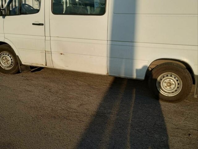 Белый Мерседес Sprinter, объемом двигателя 0 л и пробегом 475 тыс. км за 6600 $, фото 3 на Automoto.ua
