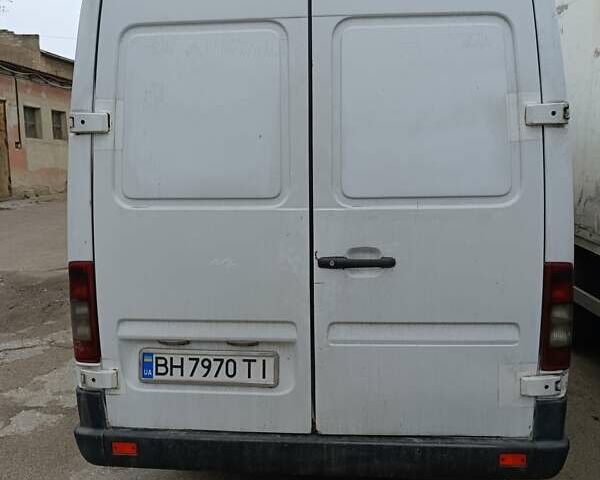 Белый Мерседес Sprinter, объемом двигателя 2.1 л и пробегом 200 тыс. км за 7600 $, фото 3 на Automoto.ua