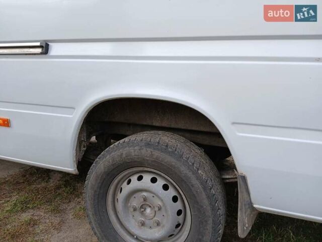Белый Мерседес Sprinter, объемом двигателя 2.2 л и пробегом 308 тыс. км за 8300 $, фото 12 на Automoto.ua