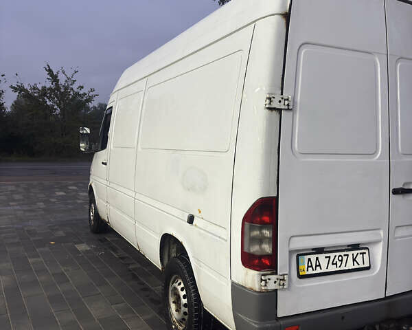 Белый Мерседес Sprinter, объемом двигателя 2 л и пробегом 510 тыс. км за 4100 $, фото 10 на Automoto.ua