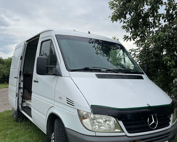 Білий Мерседес Sprinter, об'ємом двигуна 2.2 л та пробігом 550 тис. км за 9000 $, фото 1 на Automoto.ua