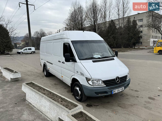 Белый Мерседес Sprinter, объемом двигателя 2.69 л и пробегом 500 тыс. км за 15000 $, фото 2 на Automoto.ua