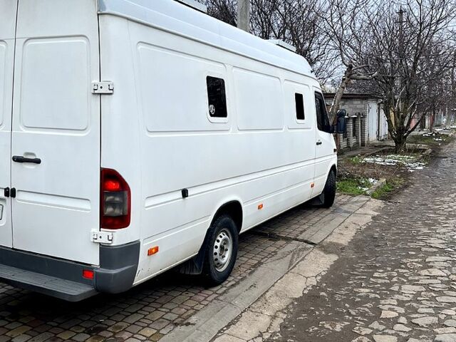 Белый Мерседес Sprinter, объемом двигателя 2.1 л и пробегом 211 тыс. км за 9500 $, фото 5 на Automoto.ua