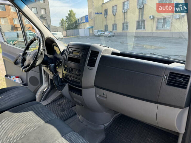 Белый Мерседес Sprinter, объемом двигателя 2.15 л и пробегом 415 тыс. км за 11500 $, фото 10 на Automoto.ua