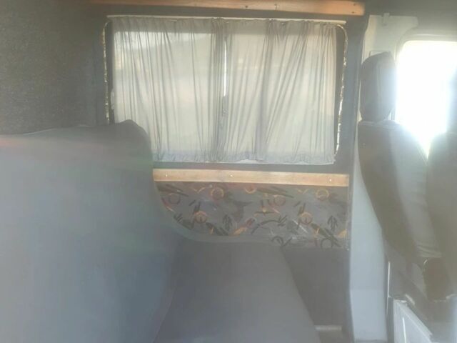 Белый Мерседес Sprinter, объемом двигателя 2.7 л и пробегом 460 тыс. км за 9500 $, фото 2 на Automoto.ua