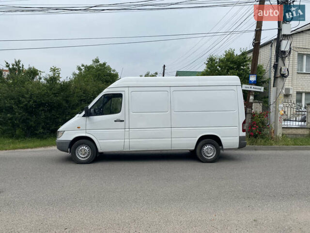 Белый Мерседес Sprinter, объемом двигателя 2.2 л и пробегом 450 тыс. км за 9800 $, фото 8 на Automoto.ua