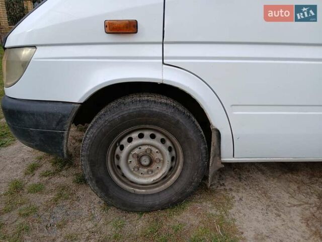 Белый Мерседес Sprinter, объемом двигателя 2.2 л и пробегом 308 тыс. км за 8300 $, фото 16 на Automoto.ua