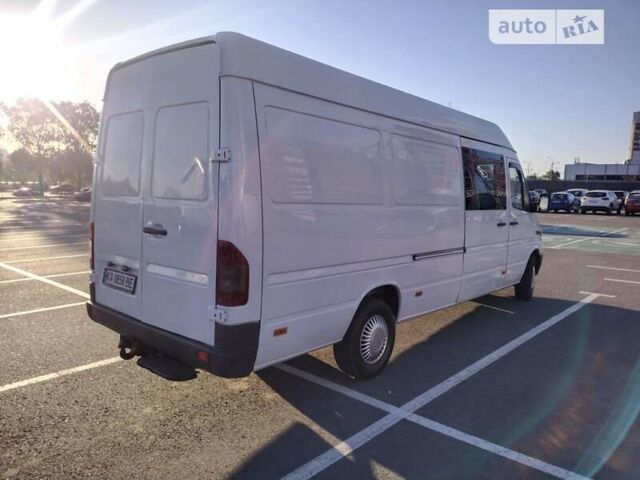 Белый Мерседес Sprinter, объемом двигателя 2.2 л и пробегом 716 тыс. км за 8300 $, фото 6 на Automoto.ua