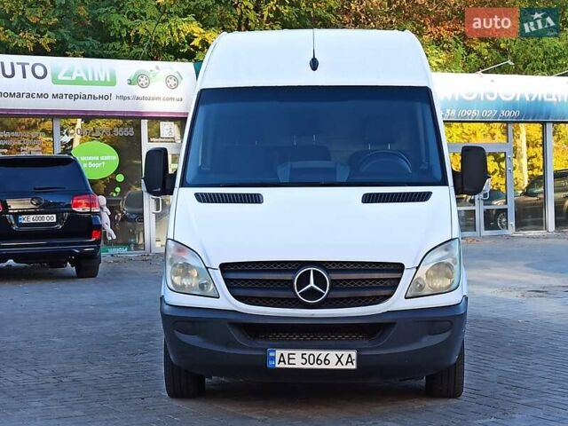 Белый Мерседес Sprinter, объемом двигателя 2.1 л и пробегом 470 тыс. км за 9900 $, фото 1 на Automoto.ua