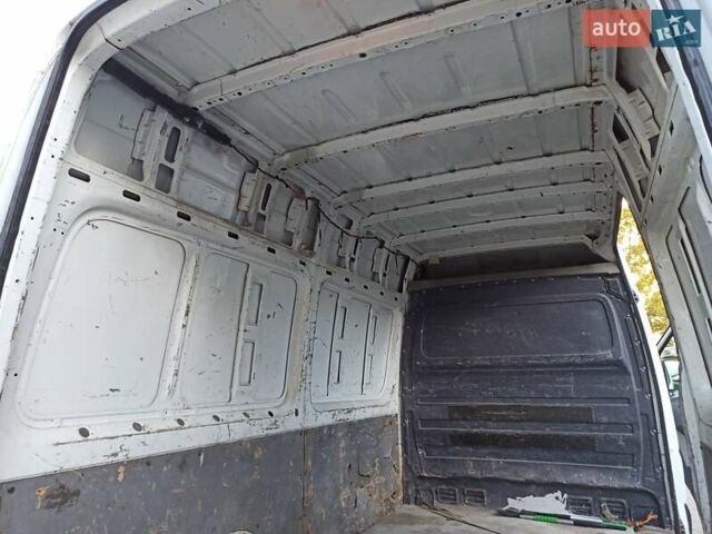 Белый Мерседес Sprinter, объемом двигателя 2.1 л и пробегом 470 тыс. км за 9900 $, фото 16 на Automoto.ua