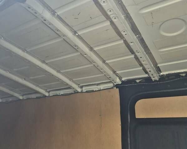 Білий Мерседес Sprinter, об'ємом двигуна 2.2 л та пробігом 300 тис. км за 10500 $, фото 1 на Automoto.ua