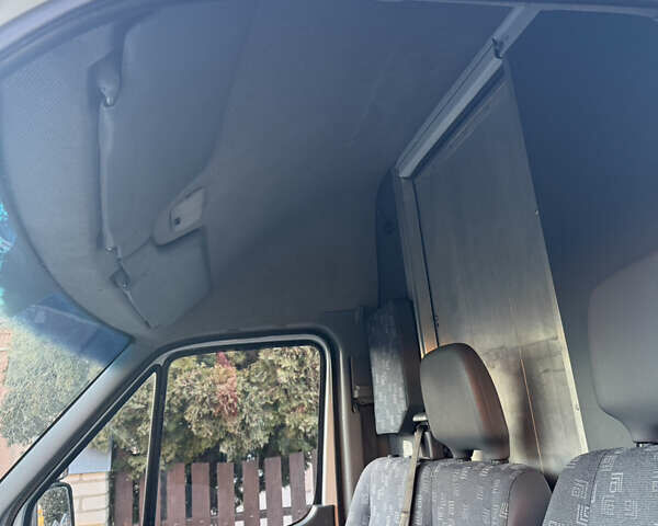 Белый Мерседес Sprinter, объемом двигателя 2.2 л и пробегом 700 тыс. км за 9800 $, фото 36 на Automoto.ua