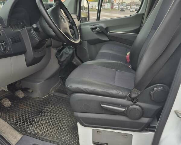 Білий Мерседес Sprinter, об'ємом двигуна 2.2 л та пробігом 300 тис. км за 10500 $, фото 4 на Automoto.ua