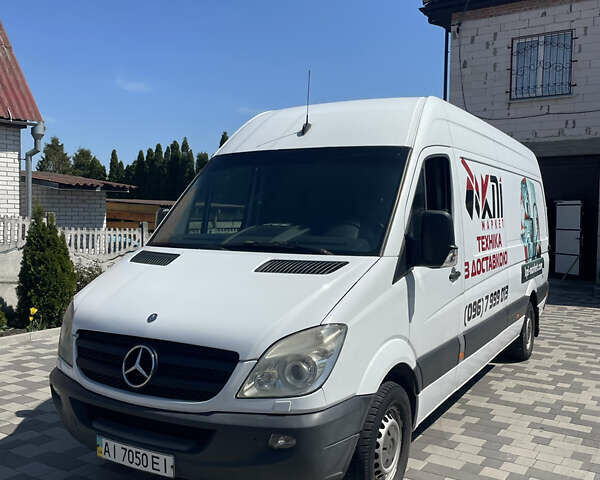 Белый Мерседес Sprinter, объемом двигателя 2.15 л и пробегом 489 тыс. км за 9900 $, фото 1 на Automoto.ua