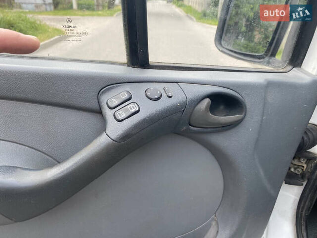 Белый Мерседес Sprinter, объемом двигателя 2.2 л и пробегом 450 тыс. км за 9800 $, фото 14 на Automoto.ua