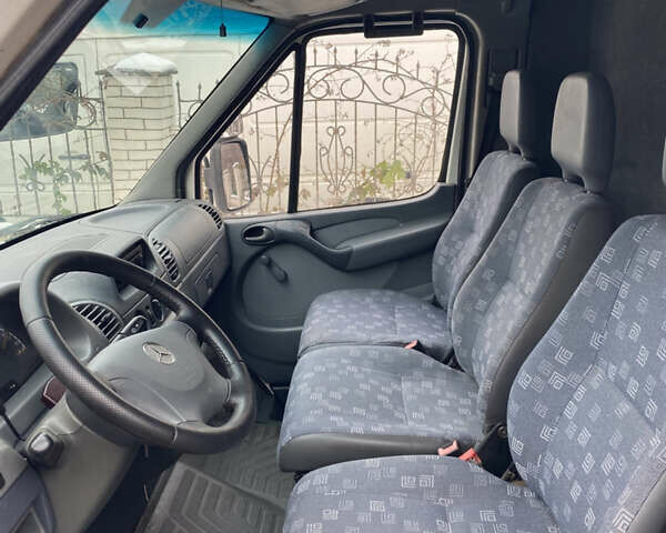 Белый Мерседес Sprinter, объемом двигателя 2.7 л и пробегом 422 тыс. км за 10000 $, фото 6 на Automoto.ua